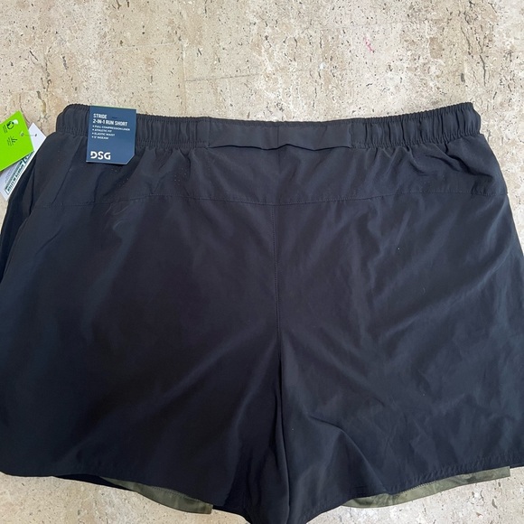 DSG Men’s XL 5” 2 in 1 Stride Run Shorts Black with Camo Base Layer - Picture 2 of 6